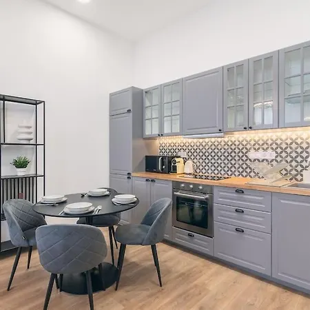 Design By Nw * Budapest